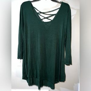 Sweet Tea’s By Pink Rose Keyhole Back Evergreen Tunic Top